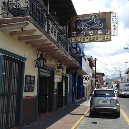 Los Faroles Hotel Uruapan (Michoacan) エクステリア 写真