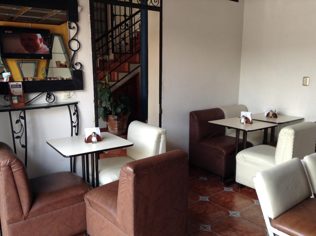 Los Faroles Hotel Uruapan (Michoacan) エクステリア 写真