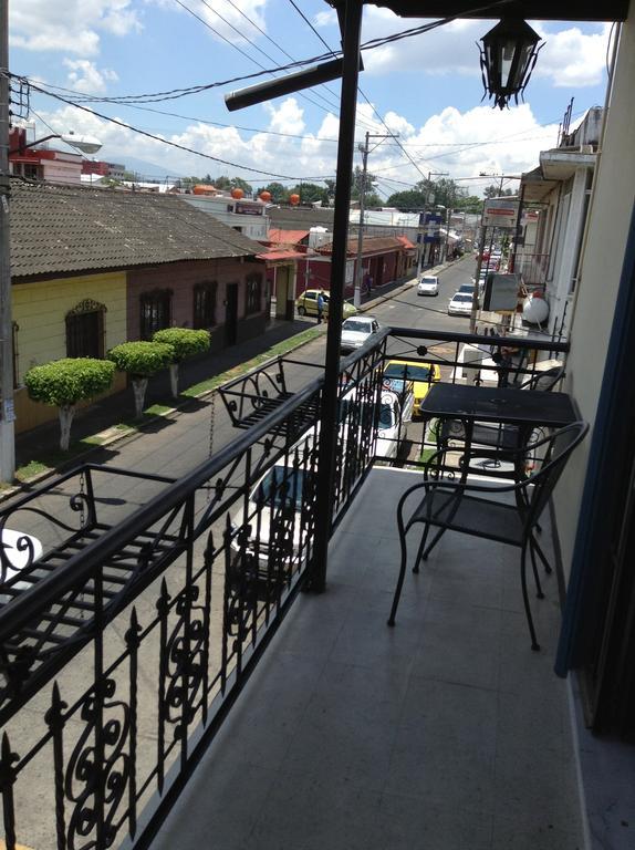 Los Faroles Hotel Uruapan (Michoacan) エクステリア 写真