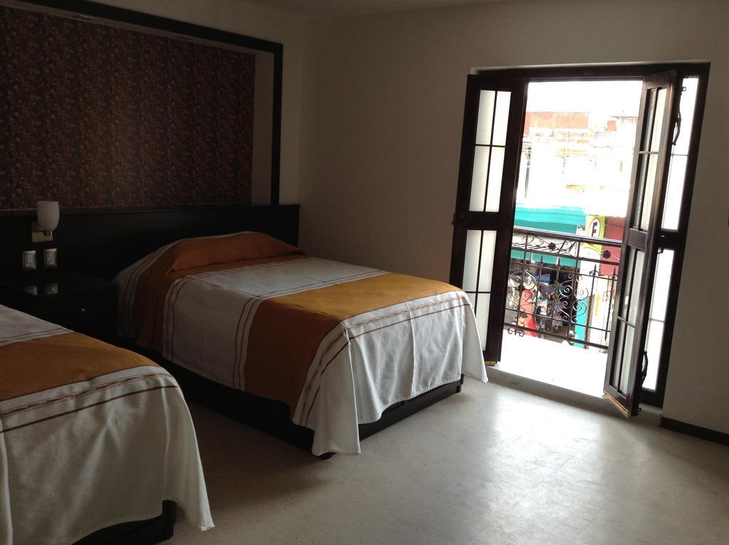 Los Faroles Hotel Uruapan (Michoacan) 部屋 写真