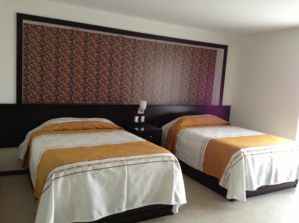Los Faroles Hotel Uruapan (Michoacan) エクステリア 写真
