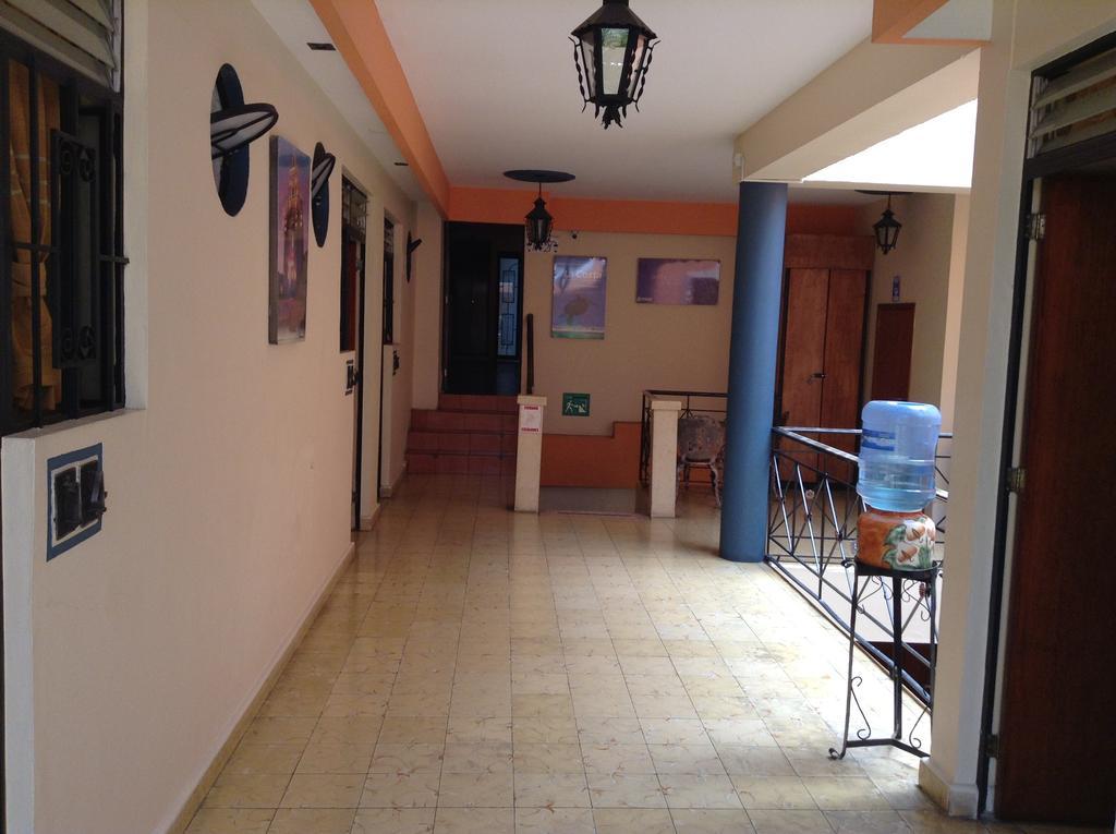 Los Faroles Hotel Uruapan (Michoacan) エクステリア 写真