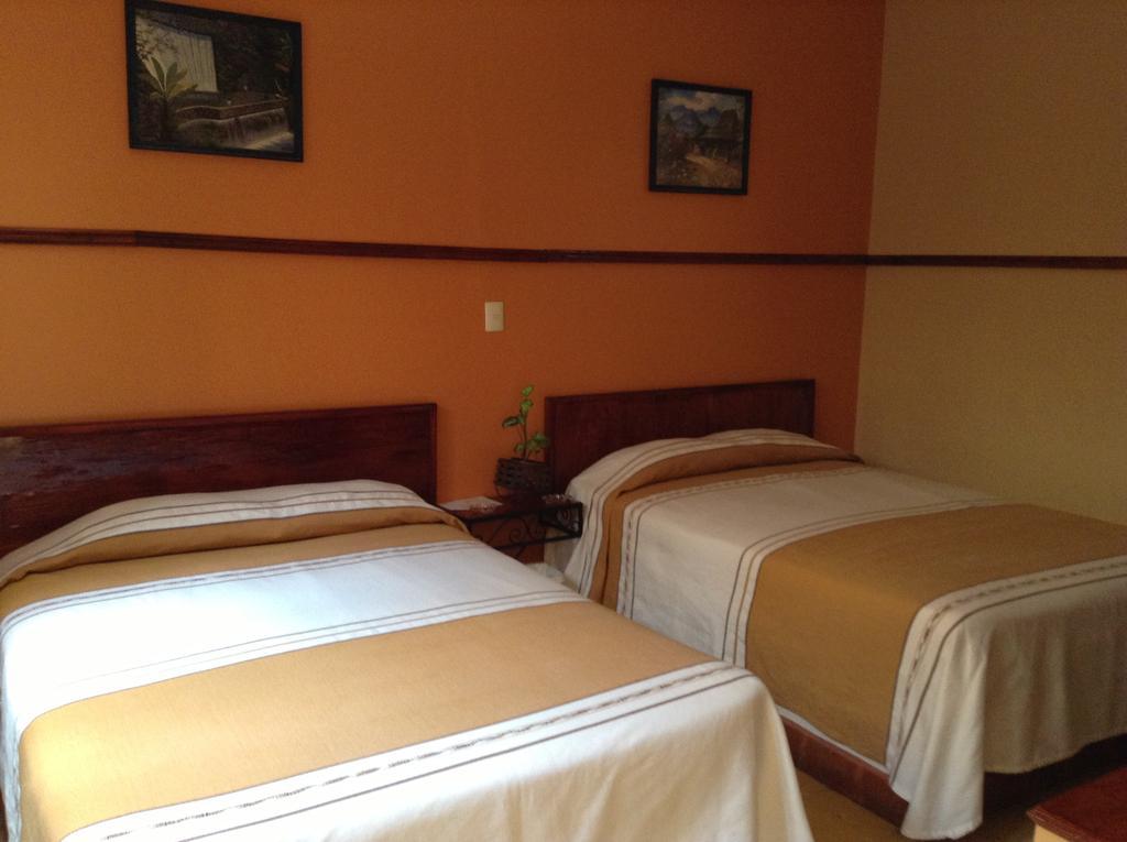Los Faroles Hotel Uruapan (Michoacan) エクステリア 写真