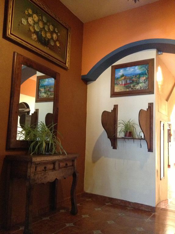 Los Faroles Hotel Uruapan (Michoacan) エクステリア 写真