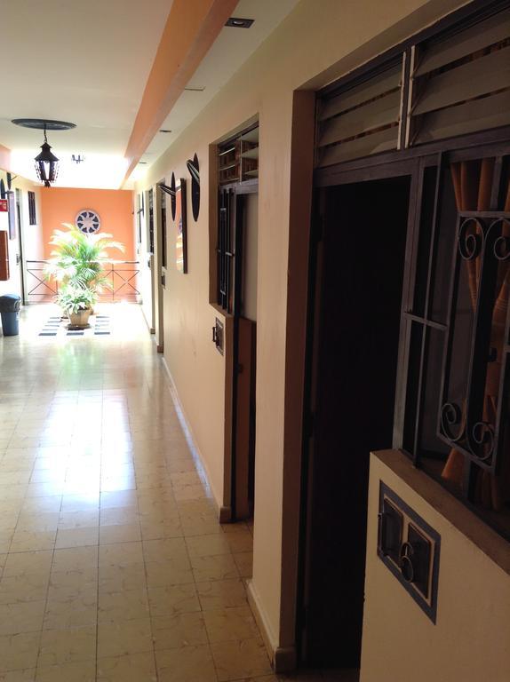 Los Faroles Hotel Uruapan (Michoacan) エクステリア 写真